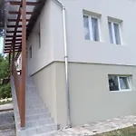 Ecowood Family بيت للعطل Ostoros